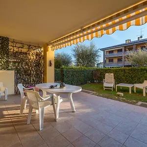 bright-apartments-sirmione-tito-speri-pool-and-garden.it-lombardy.com/